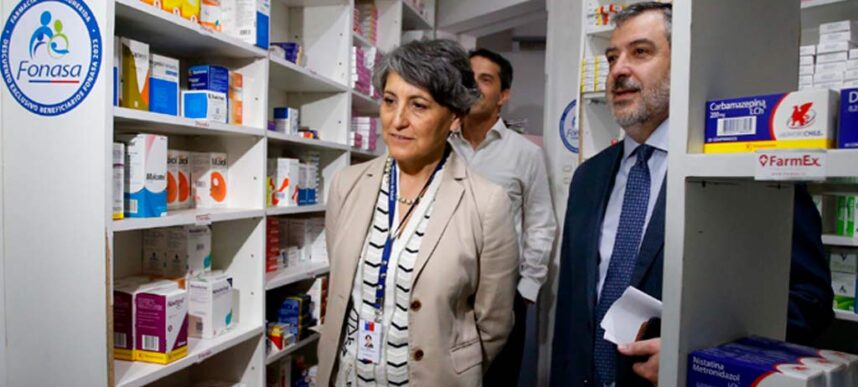 Ministra de salud y director de Fonasa reiteran información sobre descuentos en medicamentos