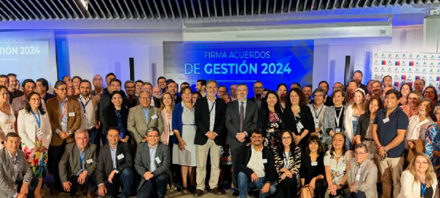 Fonasa y Subsecretaría de Redes Asistenciales firman acuerdos de gestión con directores de los servicios de salud y los hospitales públicos del país.