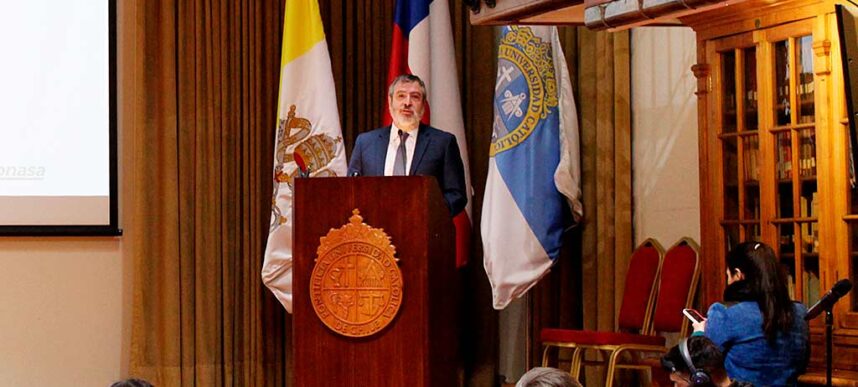 Director de Fonasa Camilo Cid en Seminario Internacional sobre GRD: «Estamos impulsando una visión basada en sostenibilidad, equidad y eficiencia»