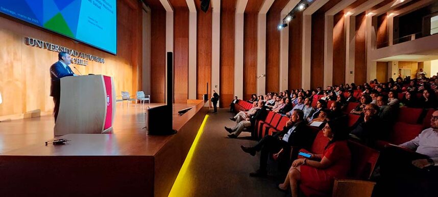 Director de Fonasa presenta alcances de nueva modalidad de cobertura adicional que incluye participación de seguros complementarios