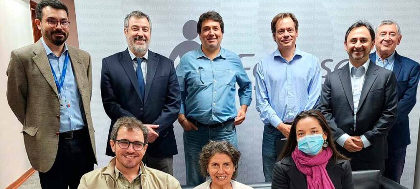 Director de Fonasa presenta proceso de fortalecimiento institucional a destacados economistas de la salud