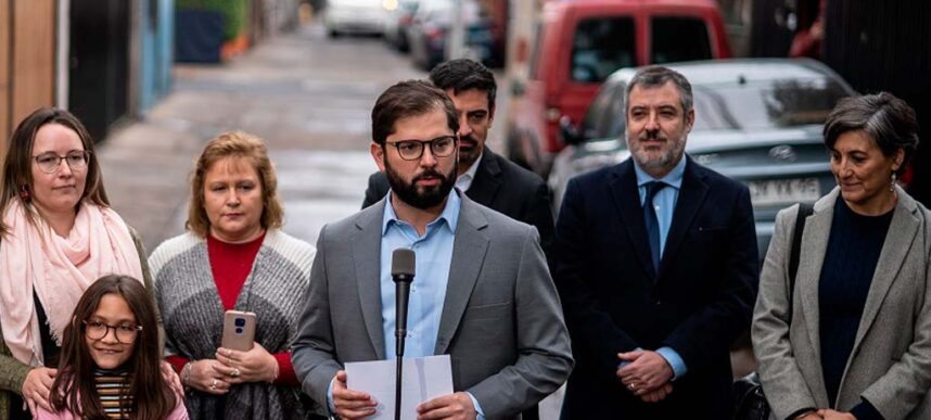 Presidente de la República se reúne con familia beneficiada por Copago Cero y realiza balance tras su implementación